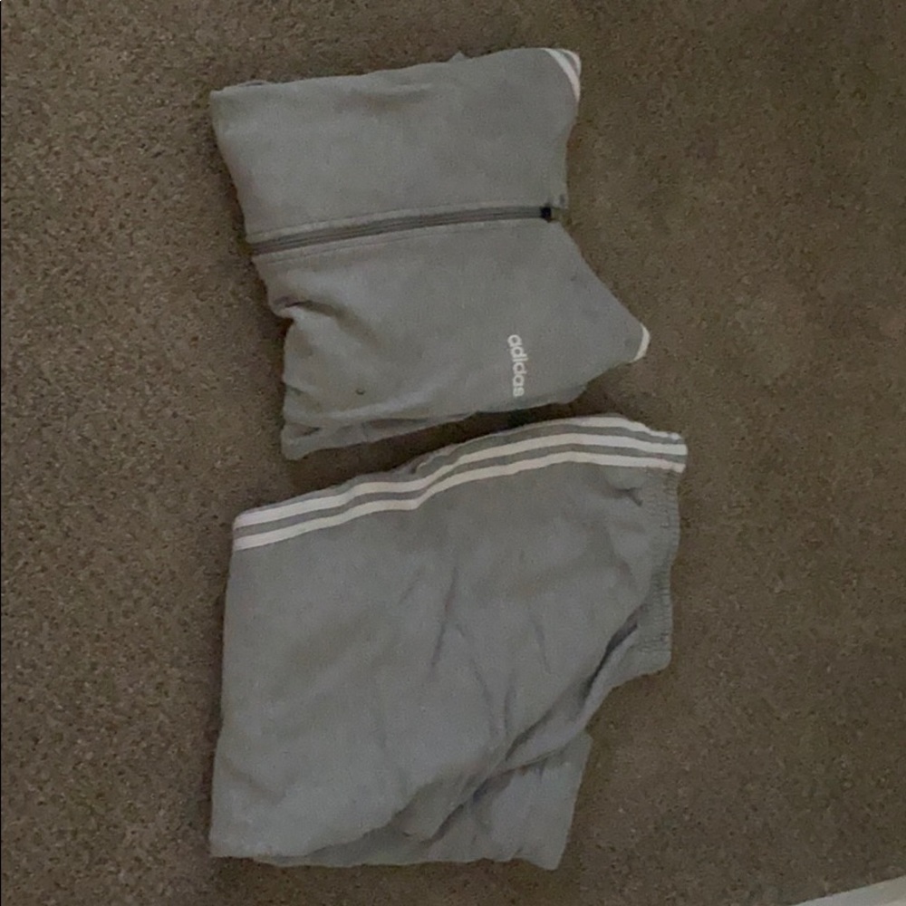 Men’s adidas sweat pants and sweat shirt